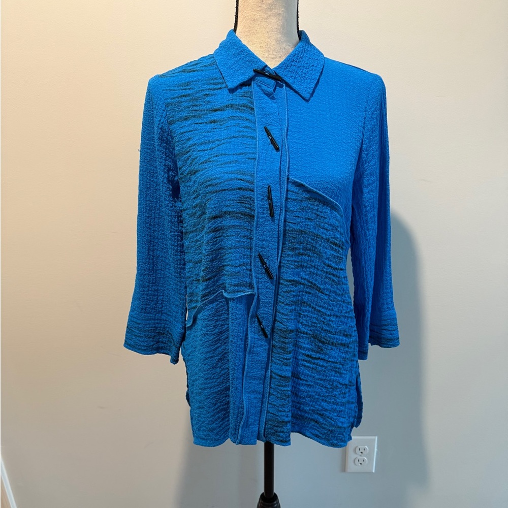 Ali Miles Electric Blue Textured Button-Front Blouse